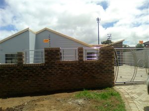5 Bed House in Hillcrest