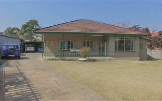 5 Bedroom House in Primrose