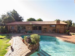 4 Bed House in Nigel Central