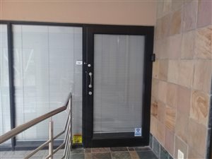 242 m² Office Space in Dawncliffe
