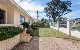 4 Bedroom House in Newton Park