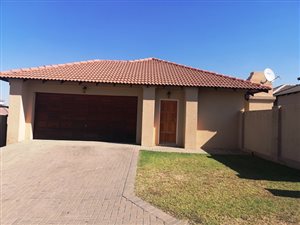 3 Bed House in Amberfield