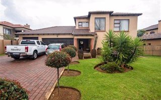 4 Bedroom House in Glen Erasmia