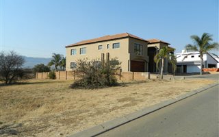 1145 m² Land available in Xanadu