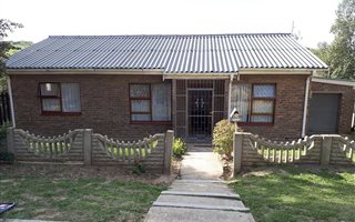 2 Bedroom House in Alexandria