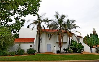 6 Bedroom House in Meyersdal
