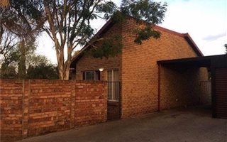 2 Bedroom Townhouse in Garsfontein