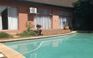3 Bedroom House in Lindene