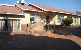 3 Bedroom House in Glenanda