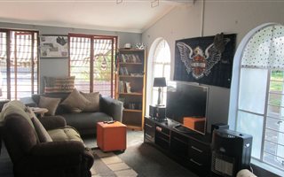 1 Bedroom Garden Cottage in Beverley Gardens