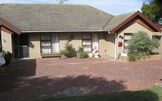 4 Bedroom House in De La Haye