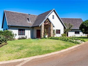 3 Bedroom House in Cotswold Downs Estate