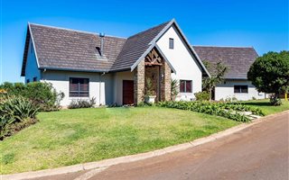 3 Bedroom House in Cotswold Downs Estate
