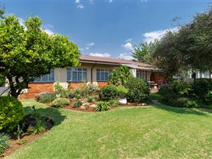 3 Bed House in Estera
