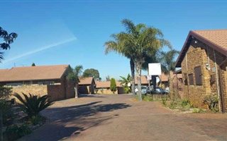 2 Bedroom Townhouse in Norkem Park