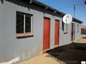 2 Bed House in Klippoortje