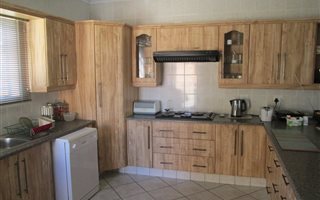 3 Bedroom Townhouse in Schuinshoogte