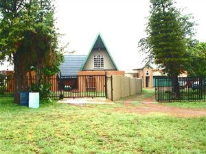 8.5 ha Farm in Rooiwal