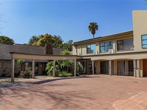1983 m² Commercial space in Nimrod Park