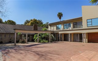 1983 m² Commercial space in Nimrod Park