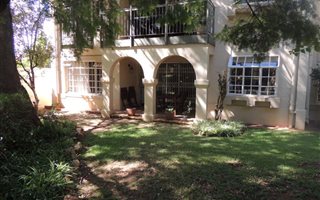 2 Bedroom Garden Cottage in Bryanston