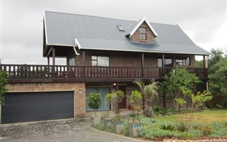 4 Bedroom House in Cola Beach