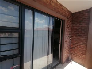 2 Bed Flat in Mooivallei Park