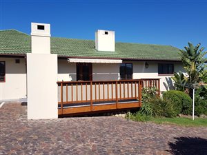 2 Bed Apartment in Hunters Home