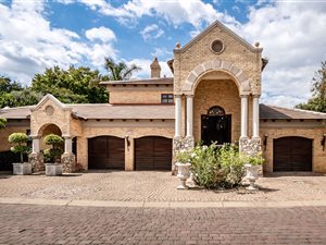 4 Bed House in Lakefield
