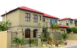 5 Bedroom House in Big Bay