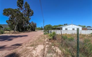 743 m² Land available in Redelinghuys