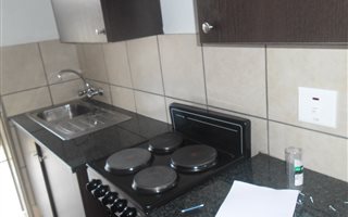 2 Bedroom Flat in Kempton Park Central