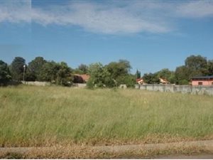 1192 m² Land available in Golf Park