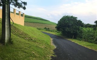 1338 m² Land available in La Mercy