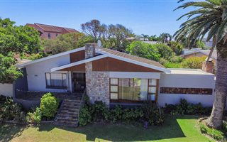 4 Bedroom House in Bluewater Bay