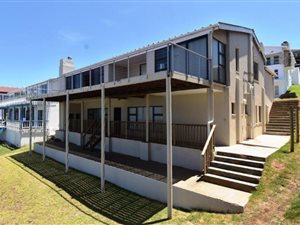 6 Bed House in Jongensfontein