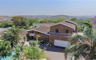 6 Bedroom House in Athlone Park