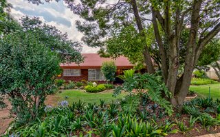 4 Bedroom House in Glen Marais