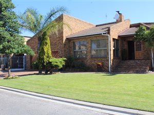 4 Bed House in Rouxville