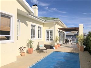 3 Bed House in Somerset West Central