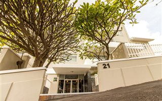 2 Bedroom Apartment in Bantry Bay
