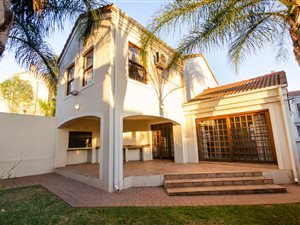 3 Bed House in Lynnwood Glen