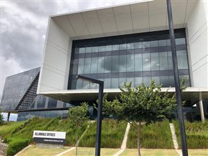 277 m² Commercial space in Waterfall Estate