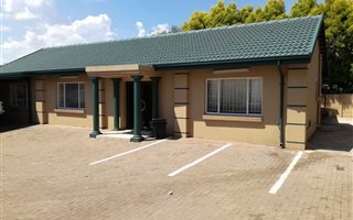 125 m² Office Space in Middelburg