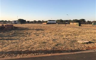 552 m² Land available in Derdepoort