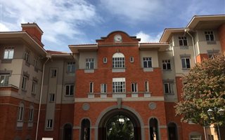 305 m² Commercial space in Houghton Estate