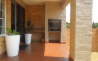 2 Bedroom Apartment in Carlswald Estate