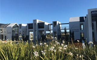 3 Bedroom Apartment in Somerset West Central