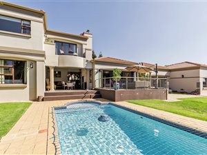 4 Bed House in Dainfern Valley