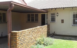 2 Bedroom Townhouse in Bonaero Park